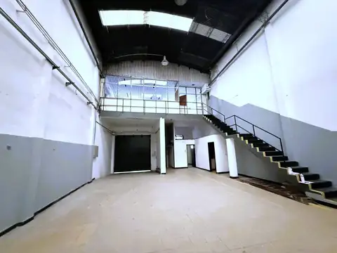 DUEÑO ALQUILA Galpón 300 M2 ZONA INDUSTRIAL Villa Martelli