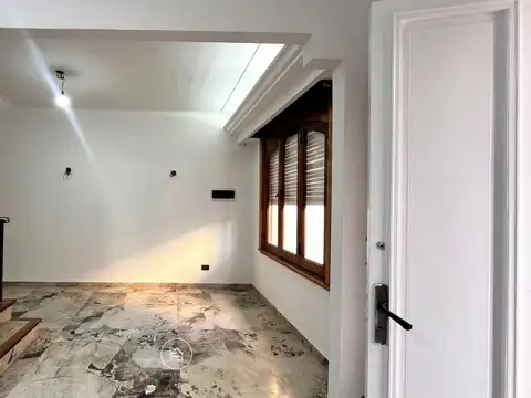 CASA DE ESTILO en PH -3 DORM - COCHERA - CALLE 116 e/64 y 65 - LA PLATA