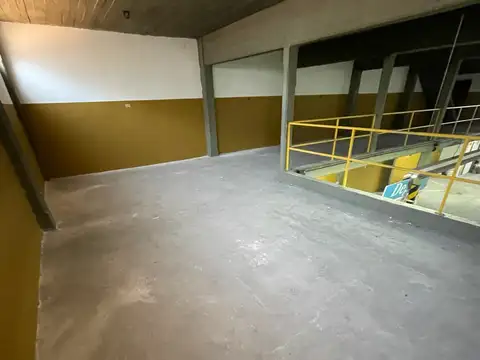 ALQUILER - GALPON 330 MT2 - OFICINA - TRIFASICA - VILLA MADERO