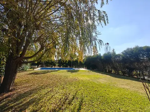 Casa en Venta con 3 cocheras