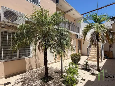 12 De Octubre 200, Piso 1