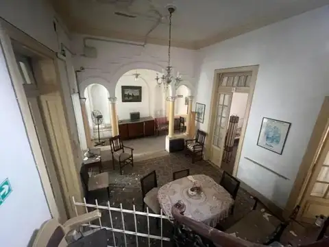 Casa 6 ambientes con 4 baños