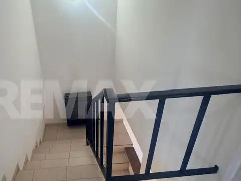 Casa en Alquiler con 1 cochera