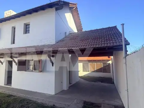 ALQUILER DE CASA 3 DORM. CENTRO DE PLOTTIER