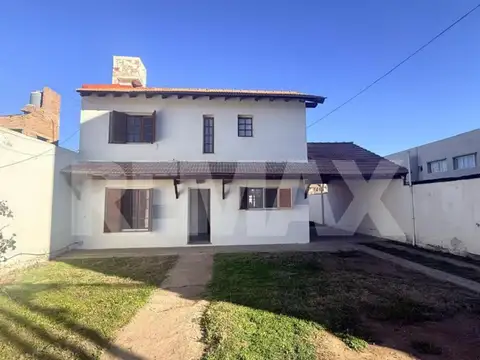 Casa en Alquiler de 3 dormitorios