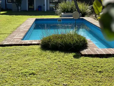 Casa en Venta en  Hernandez, La Plata