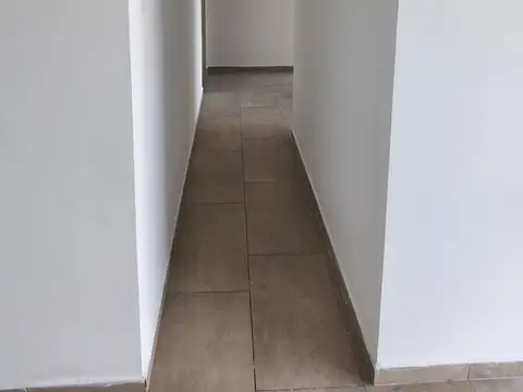 DEPARTAMENTO 3 AMBIENTES CON BALCÓN Y COCHERA. ESPAÑA 136 PISO 5 DAVELLANEDA.