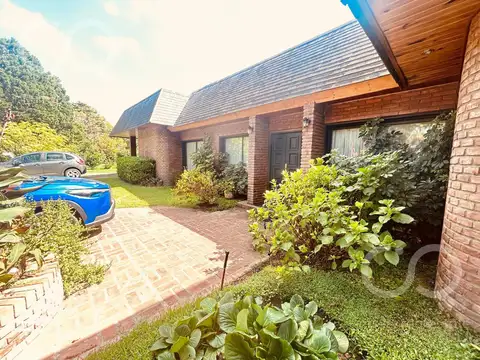 Venta-permuta - hermosa casa sobre dos lotes 1600 m2 en Pilar del Lago Country Club