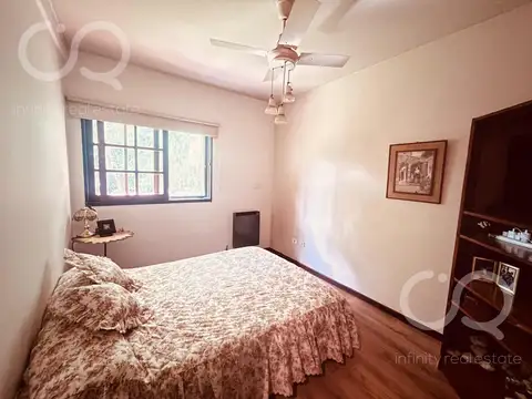 Casa 8 ambientes con 5 baños