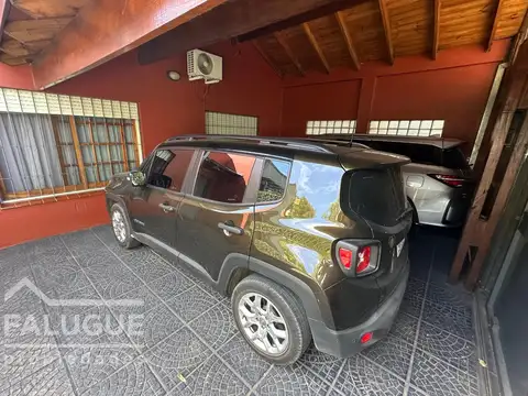 Casa en Venta con 2 cocheras
