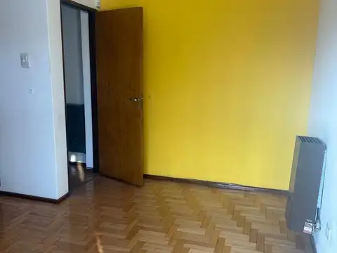 Casa 8 ambientes con 1 baño