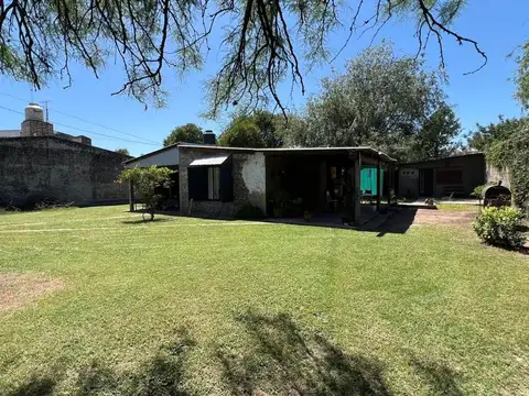 VENTA CASA 2 DORMITORIOS + DEPTO B°GRANJA DE FUNES