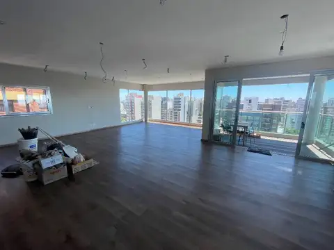 Hermoso departamento en dos plantas y con dos cocheras