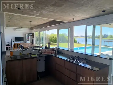 Casa en Alquiler de 3 dormitorios