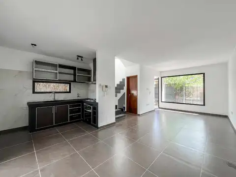 CASA EN VENTA EN LA PLATA 3 DORMITORIOS