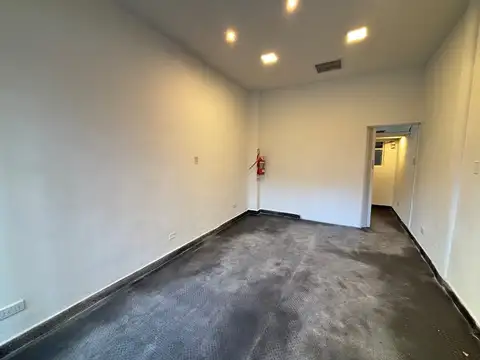 AV. CASTRO BARROS 100