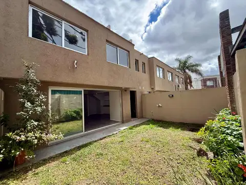 VENTA PH 4 AMB ITUZAINGO JARDIN COCHERA IMPECABLE