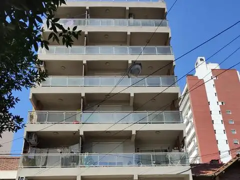 Montevideo al 2400