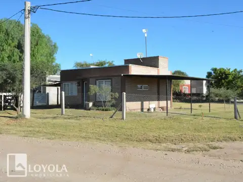 Casa 2 ambientes con 1 baño