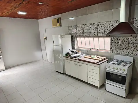 REMAX/VENDE/CASA DE DOS DORMITORIOS/APTA CREDITO