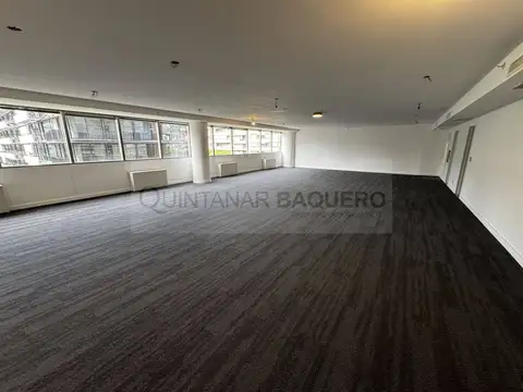 Encarnación Ezcurra 300, Piso 5