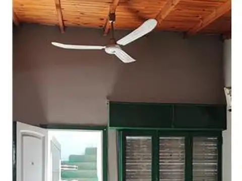 Casa en Alquiler con 1 cochera