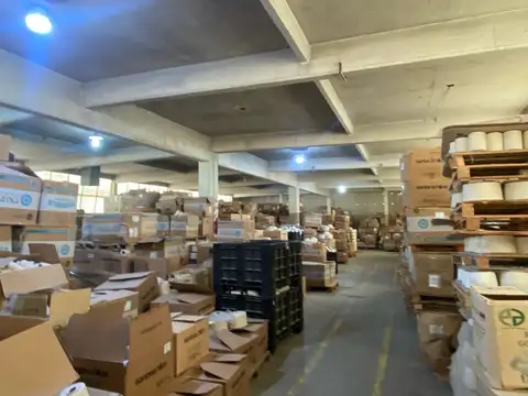 Galpon en Venta 43  mts Fondo