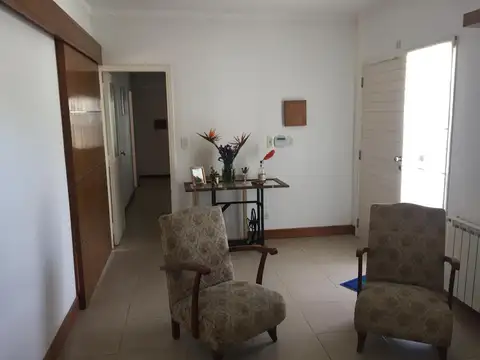 Casa en Venta en San Nicolas De Los Arroyos, USD 240.000