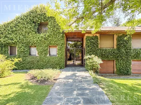 Casa en Venta en Olivos Golf Club, USD 880.000
