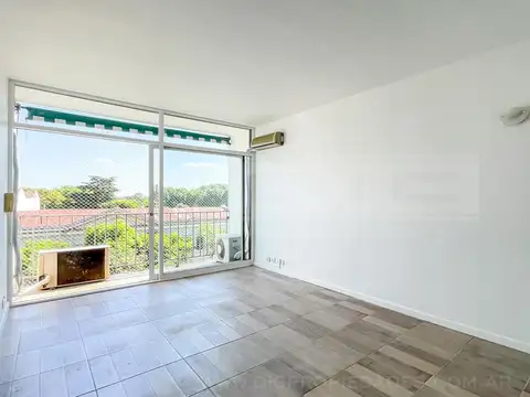 Departamento en Alquiler en Acassuso Vias  /  Santa Fe, $ 1.300.000