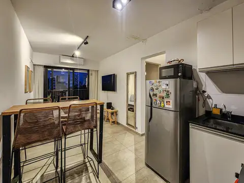 Departamento de 1 dormitorio amoblado con terraza y parrillero en Alquiler