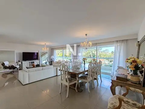 Departamento en Alquiler Temporal en Playa Mansa, USD 34.000