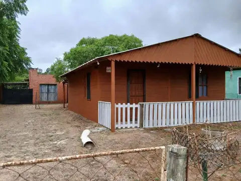 VENTA 2 CASAS MISMO PADRON PARQUE DEL PLATA 