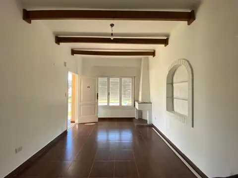 Casa 3 ambientes con 1 baño