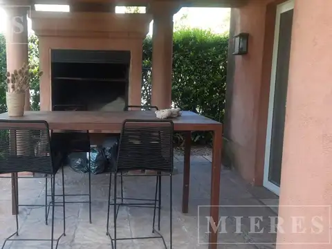 Casa 6 ambientes con 3 baños