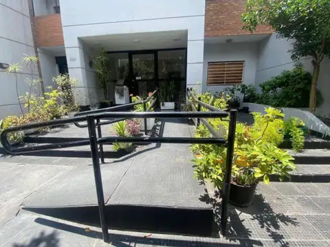 Av. Hipólito Yrigoyen 9200