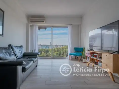 Departamento con cochera impecable, soleado con vista abierta al Parque Lezama.
