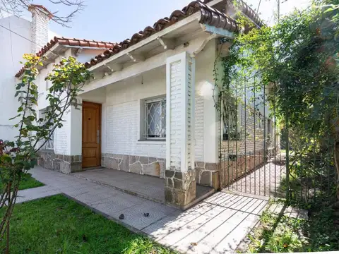Casa en Venta en City Bell [Cod: 869]