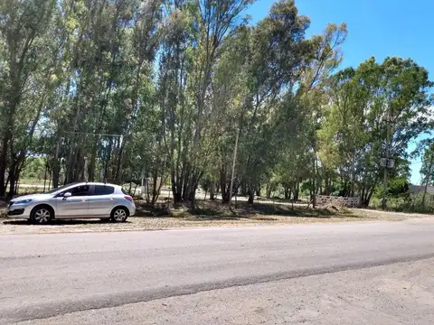 Acceso A Playa Municipal Y Rio