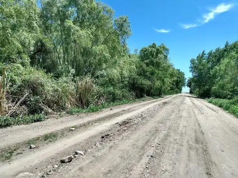 Acceso A Playa Municipal Y Rio