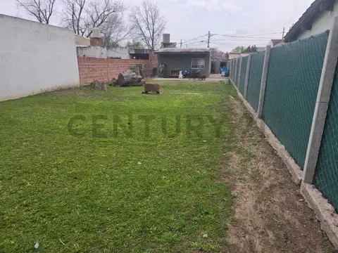 CASA 3 AMBIENTES BENAVIDEZ VENTA CON PATIO Y JARDIN  Zona industrial
