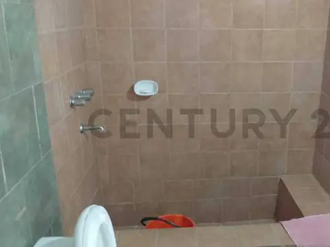 CASA 3 AMBIENTES BENAVIDEZ VENTA CON PATIO Y JARDIN  Zona industrial