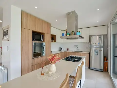 CASA EN VENTA EN LA PLATA