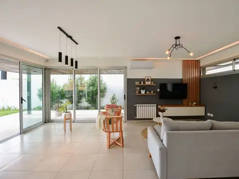 Casa en Venta en Joaquin Gorina, USD 195.000