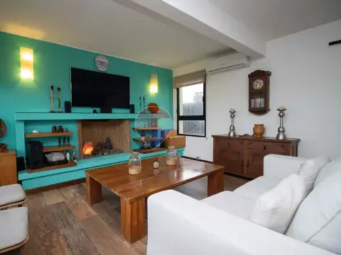 Casa 7 ambientes con 2 baños