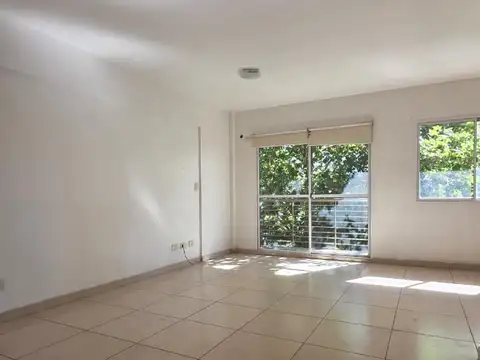 Departamento en Alquiler en Floresta, $ 500.000