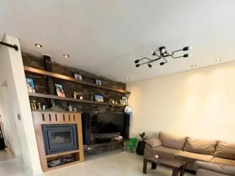 Depto Tipo Casa en Venta de 4 ambientes