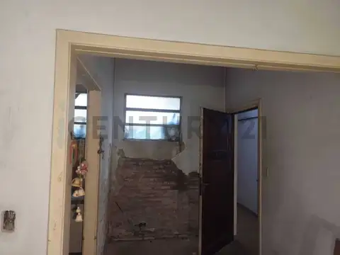 VENTA PH  2 AMBIENTES A REFACCIONAR EN PARQUE CHACABUCO