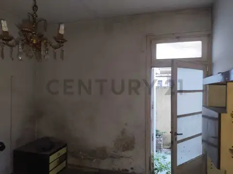 VENTA PH  2 AMBIENTES A REFACCIONAR EN PARQUE CHACABUCO