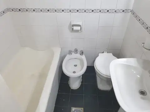 Depto Tipo Casa en Alquiler 51 años